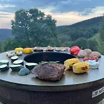 아파트호텔 Nad Slikovkou 야히모프
