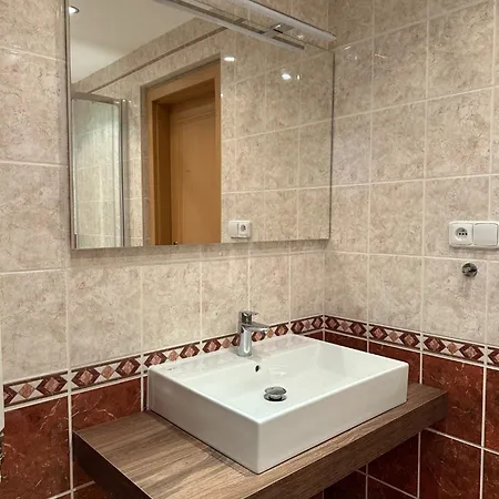 Nad šlikovkou 4*