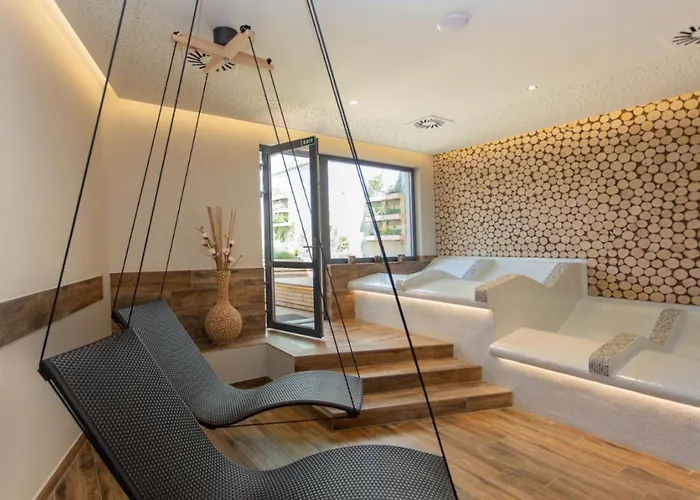 Nad Slikovkou Apartmanhotel 4*